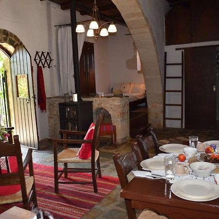 메갈라크라피아 Anna'S Stone House 빌라 외부 사진